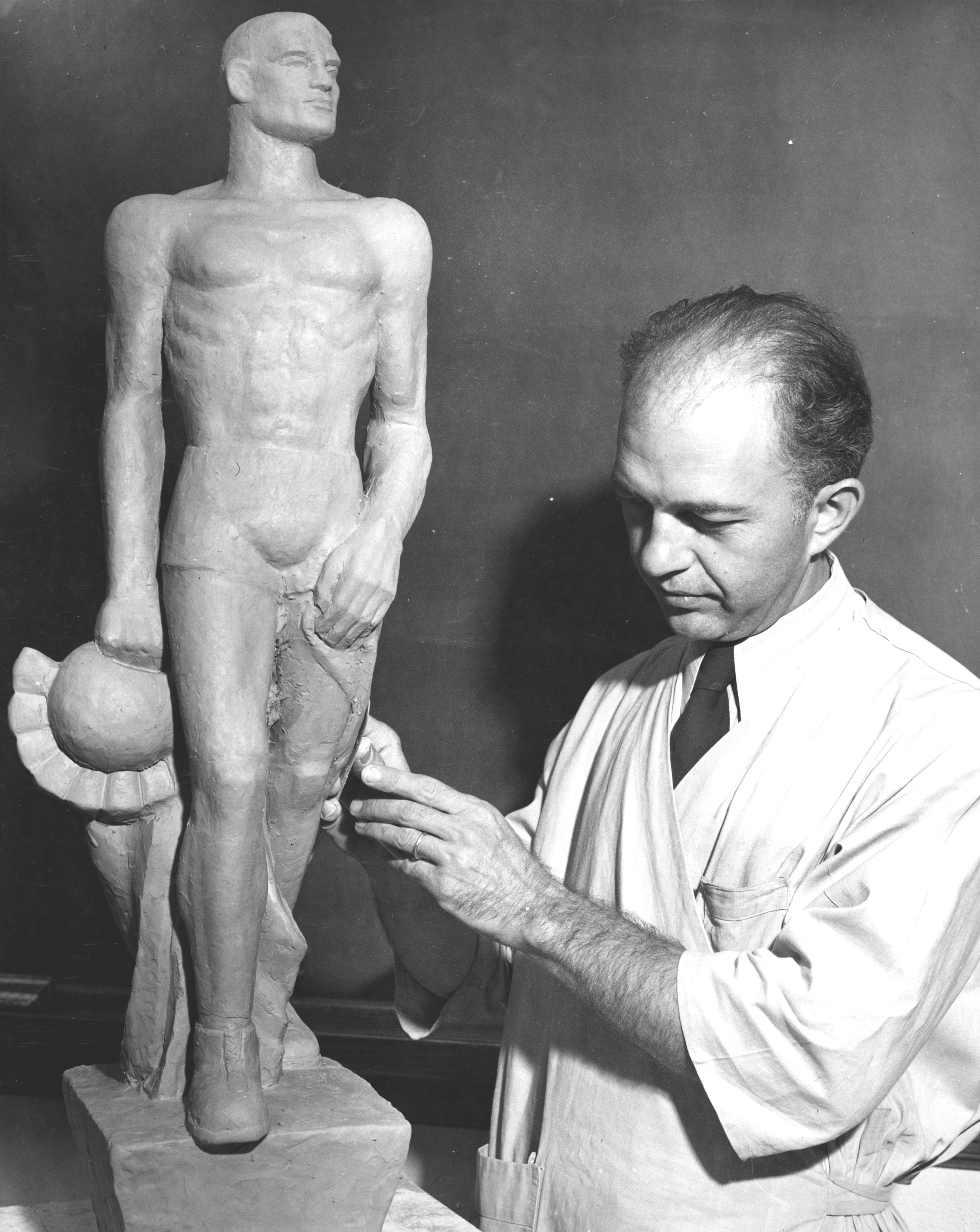 Leonard Jungwirth and Sparty model, circa 1944