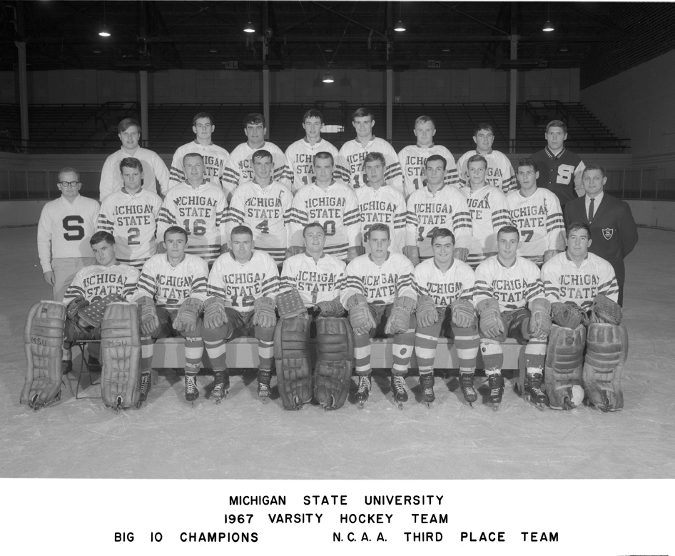 1967 Hockey Team photo