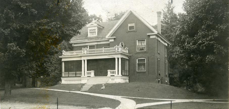 Residence of English Literature Professor, Faculty Row, 1903