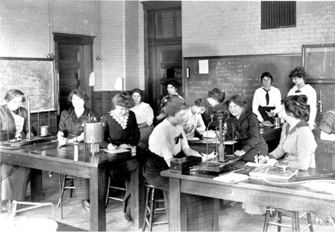 Women work in the physics lab