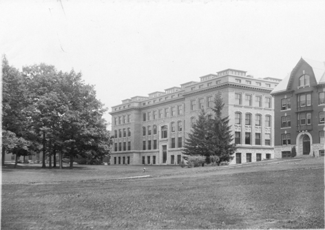 The Engineering Building, 1909