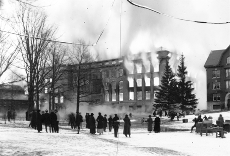 The Engineering Building on fire, 1916