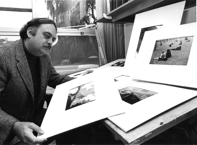 Robert Alexander with art, 1972