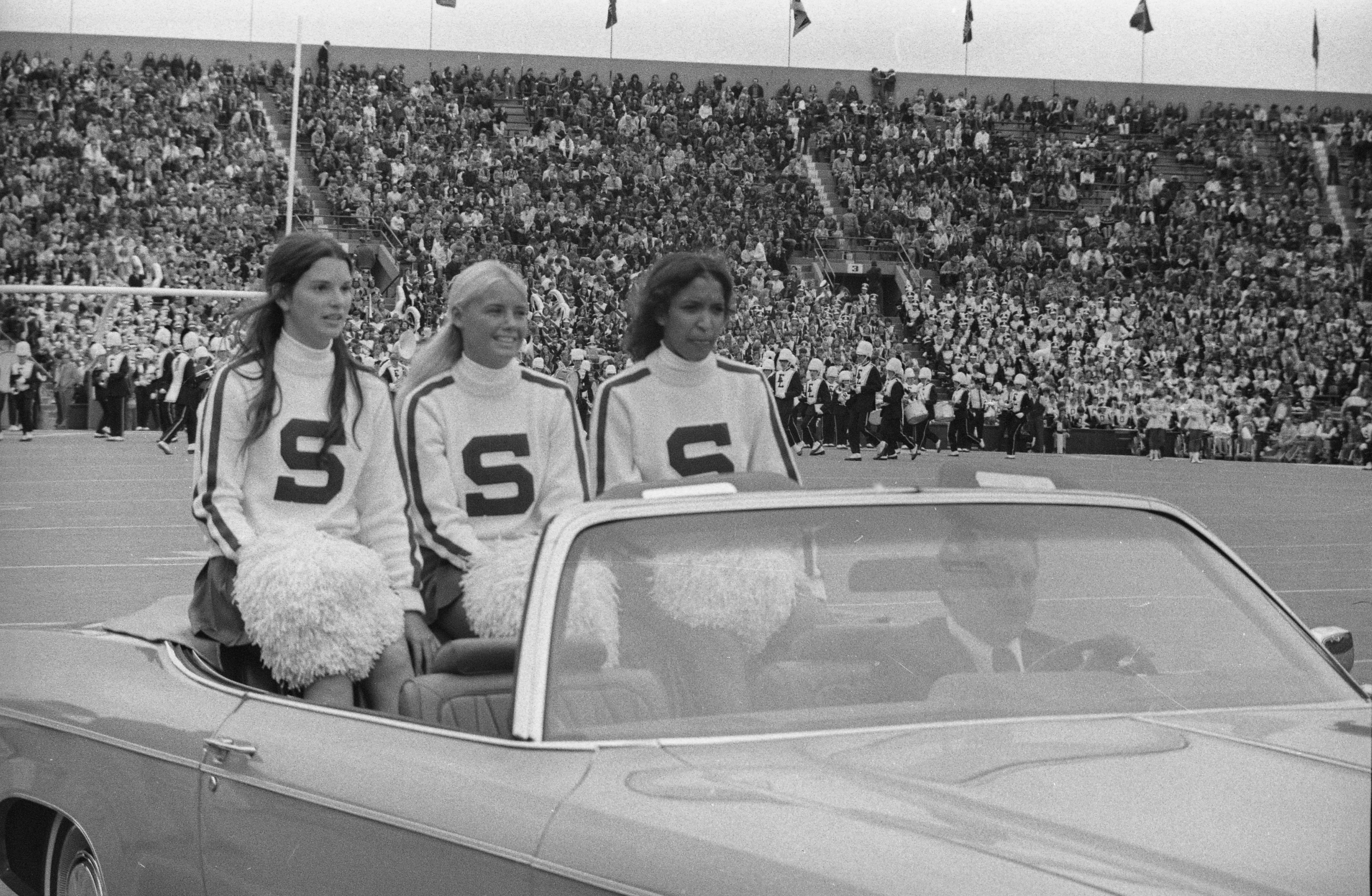 Cheerleaders at the MSU vs Georgia Tech football game, 1972