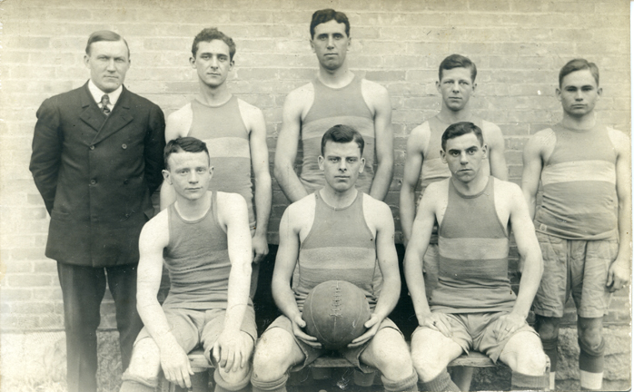 M.A.C. basketball team, circa 1900-1909