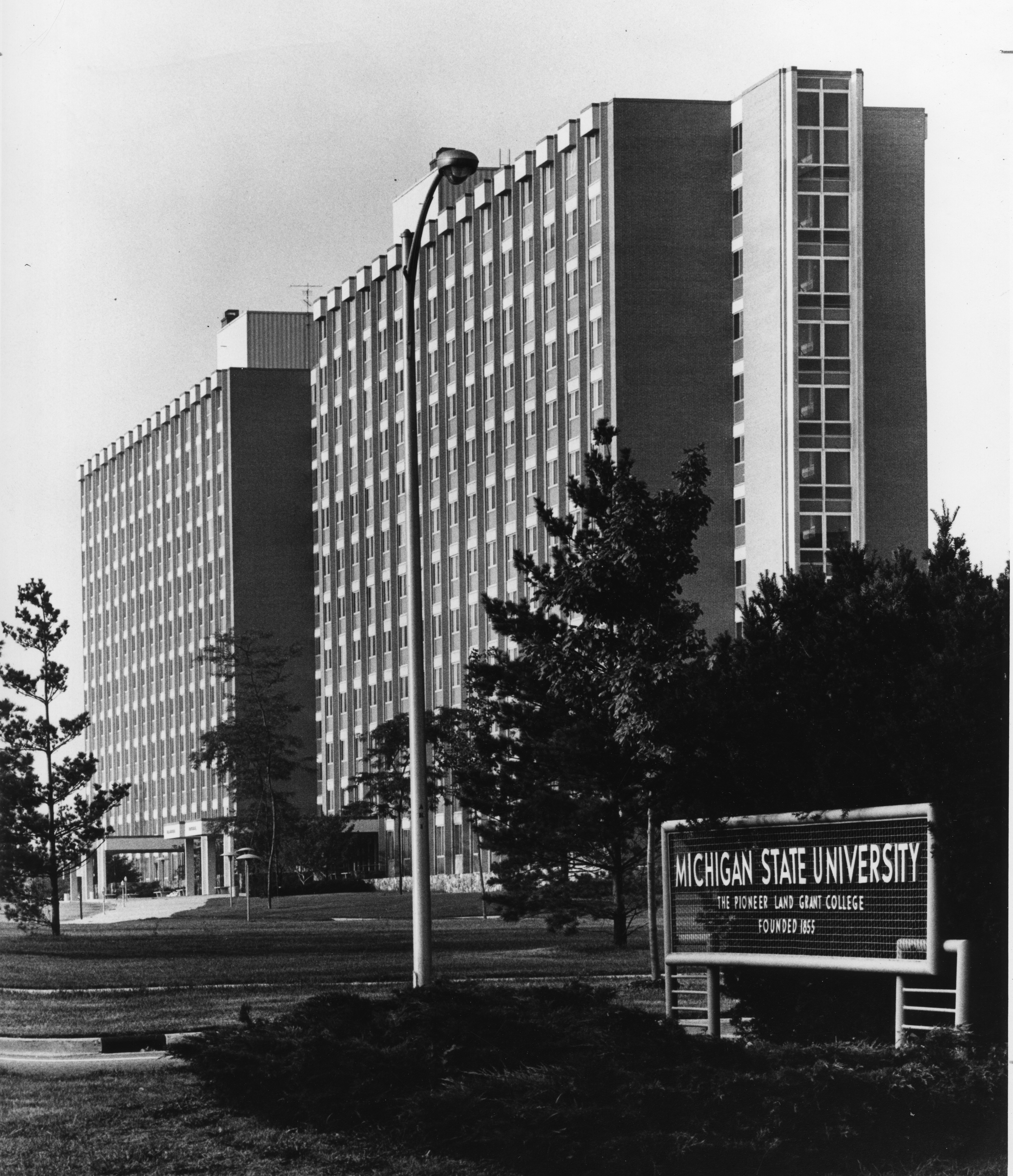 Hubbard Hall and campus entrance, 1972