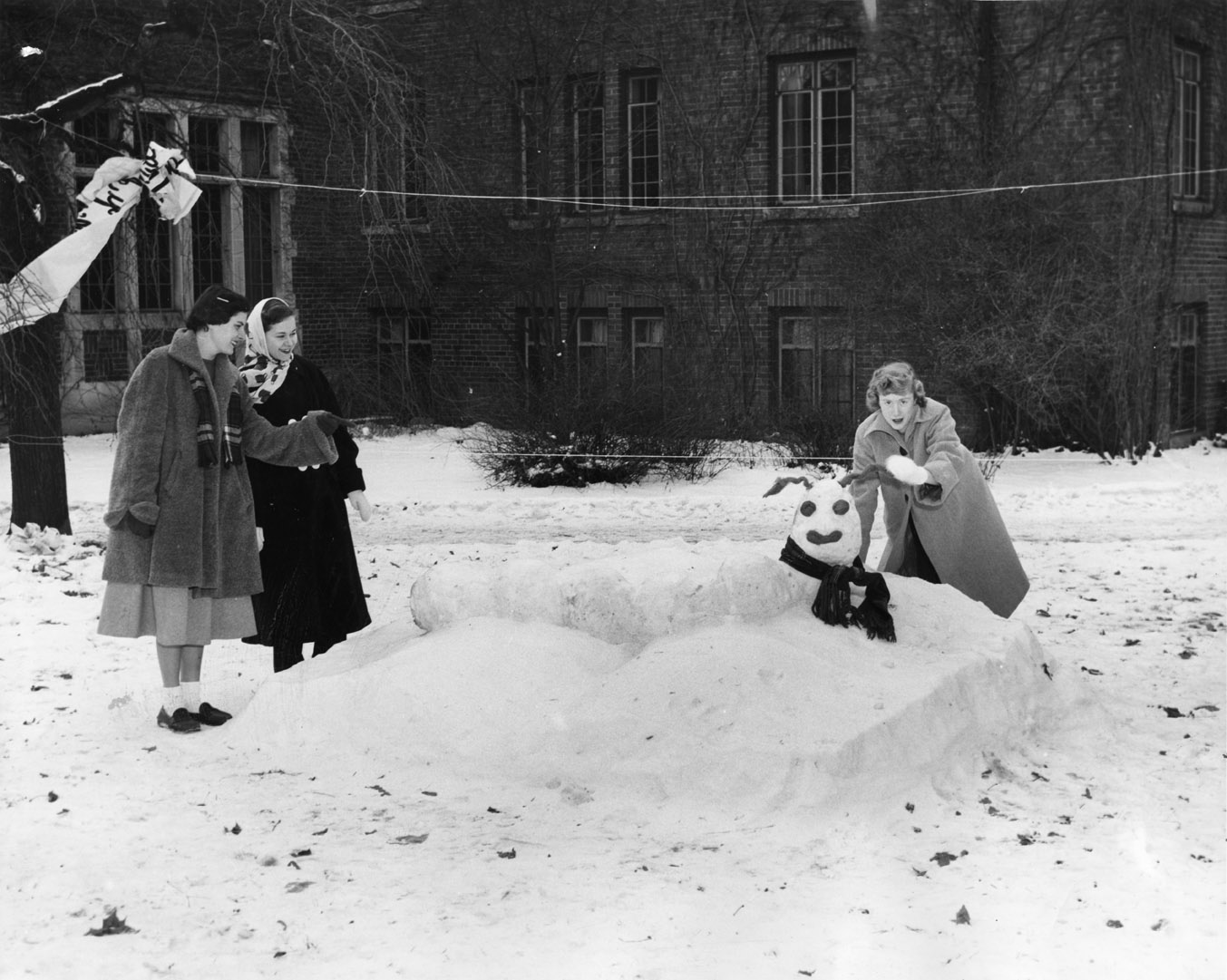 Building a Snow Bookworm, 1955