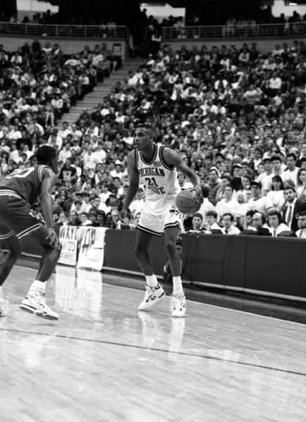 Steve Smith on the basketball court, 1991