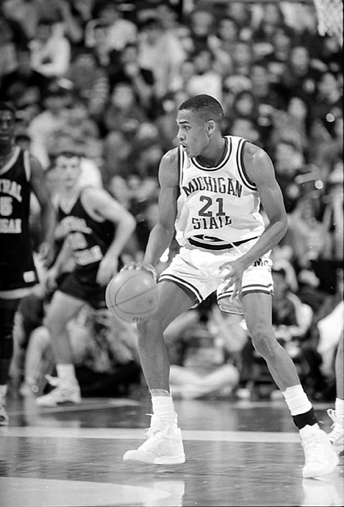 Steve Smith on the basketball court, December 20, 1990